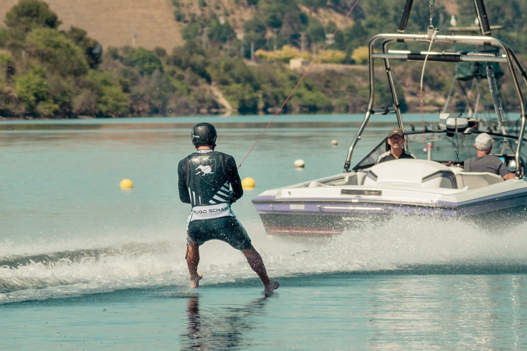 Barefoot skiing